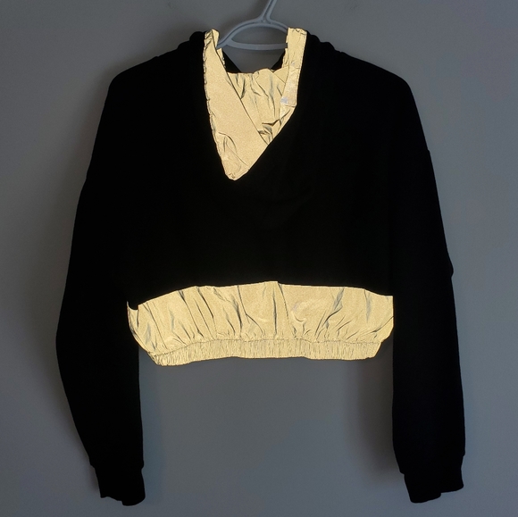 🔥3 for $35 | Fila | Black and Grey Reflective Cropped Hoodie - Picture 4 of 7